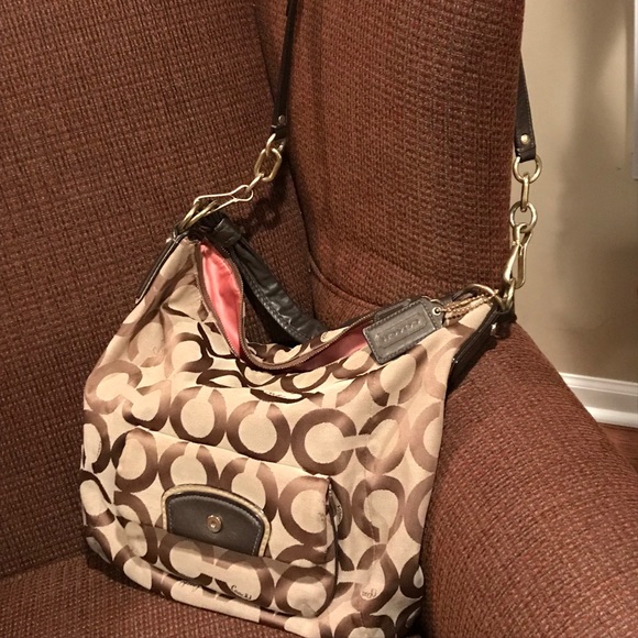 Large Coach shoulder/cross-body handbag. - Picture 2 of 5
